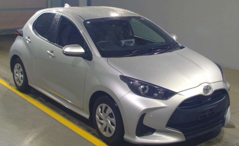 TOYOTA YARIS X 2020