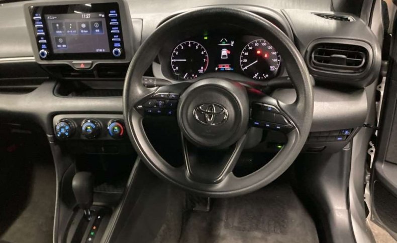 TOYOTA YARIS X 2020