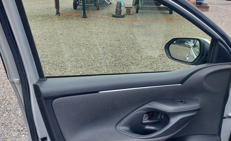 TOYOTA YARIS X 2020