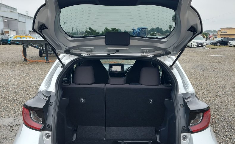 TOYOTA YARIS X 2020