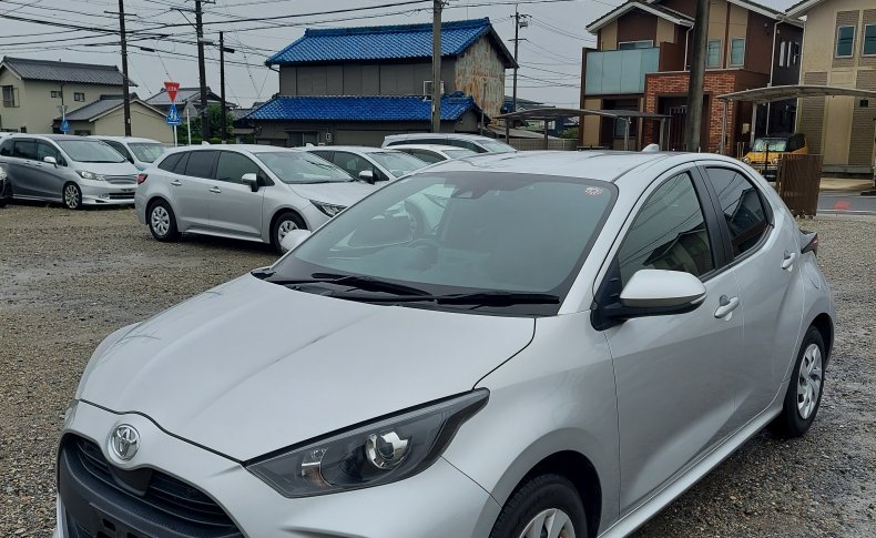 TOYOTA YARIS X 2020