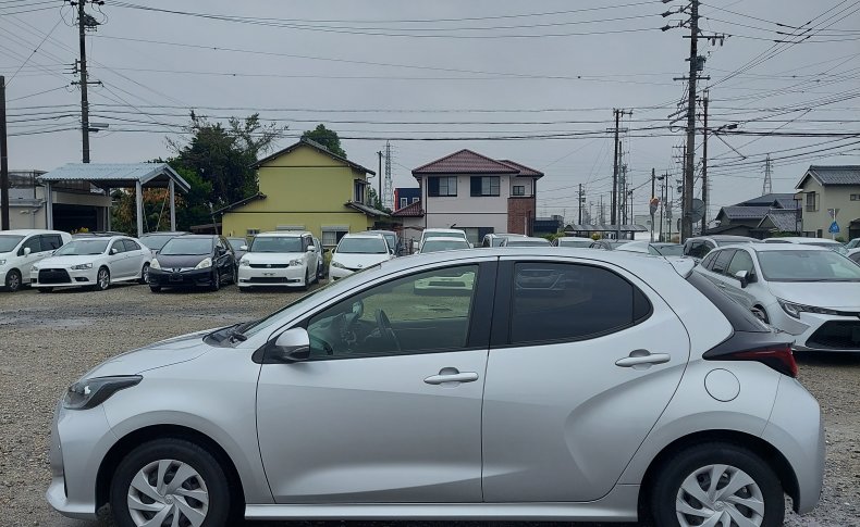 TOYOTA YARIS X 2020
