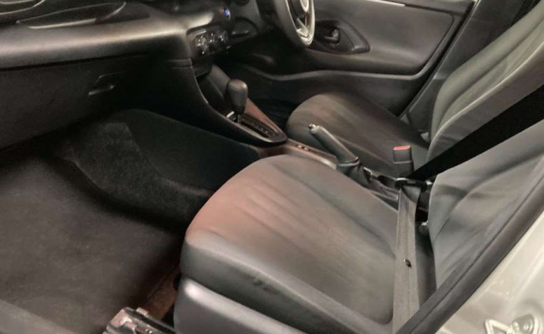 TOYOTA YARIS X 2020
