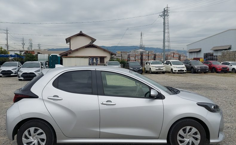 TOYOTA YARIS X 2020