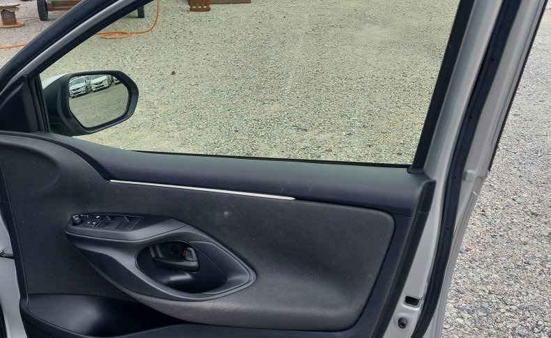 TOYOTA YARIS X 2020