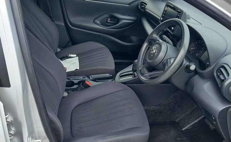 TOYOTA YARIS X 2020