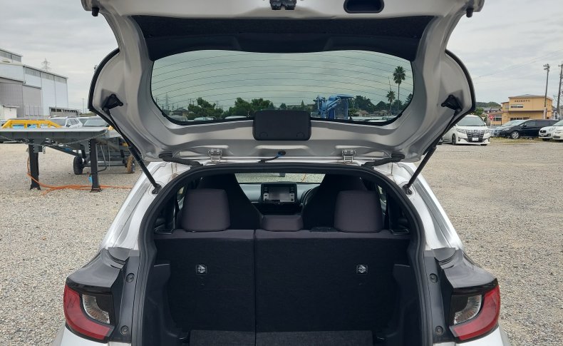 TOYOTA YARIS X 2020