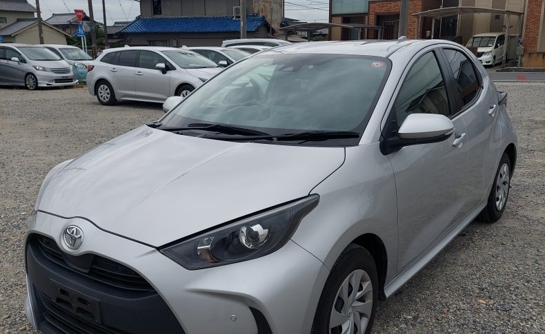 TOYOTA YARIS X 2020