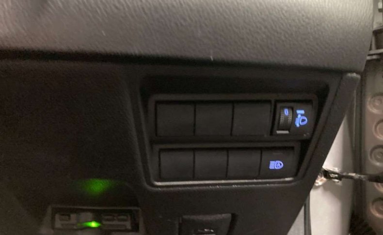 TOYOTA YARIS X 2020