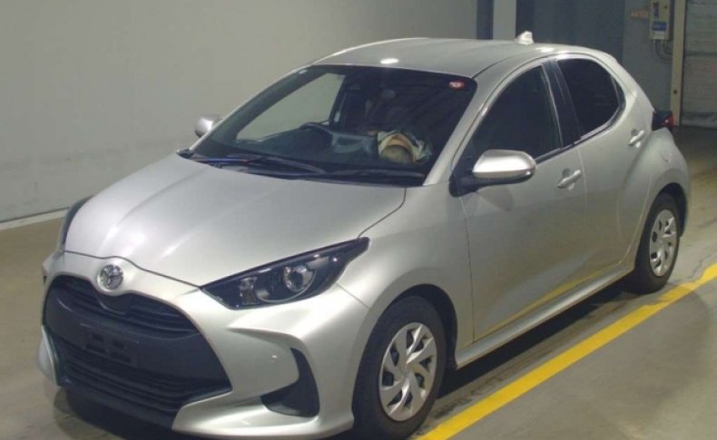 TOYOTA YARIS X 2020