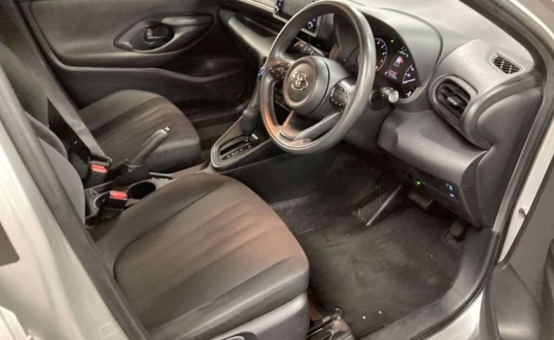 TOYOTA YARIS X 2020