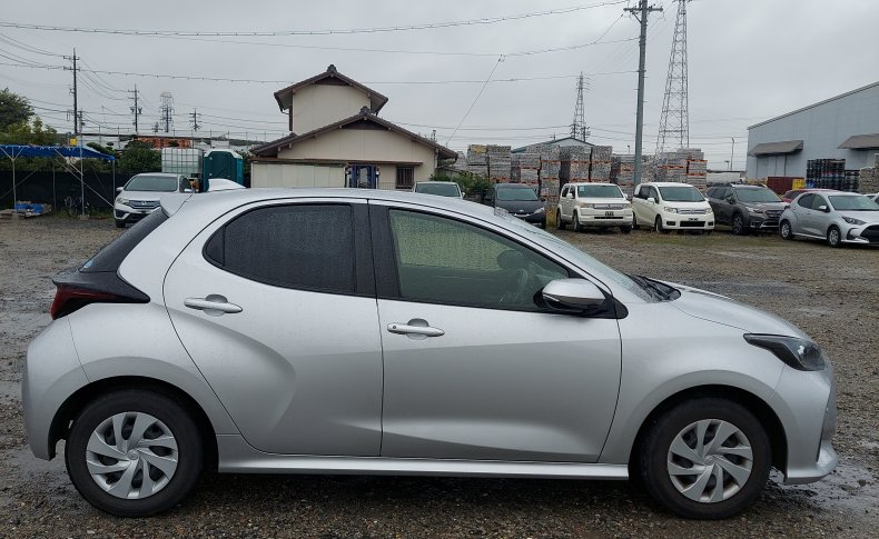 TOYOTA YARIS X 2020