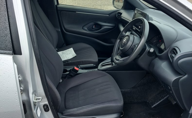 TOYOTA YARIS X 2020