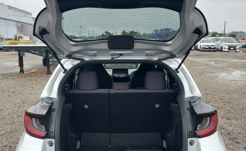 TOYOTA YARIS X 2020
