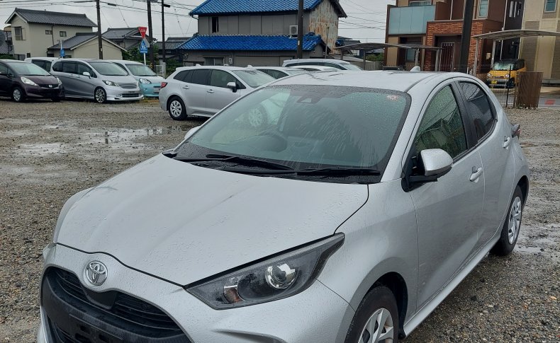 TOYOTA YARIS X 2020