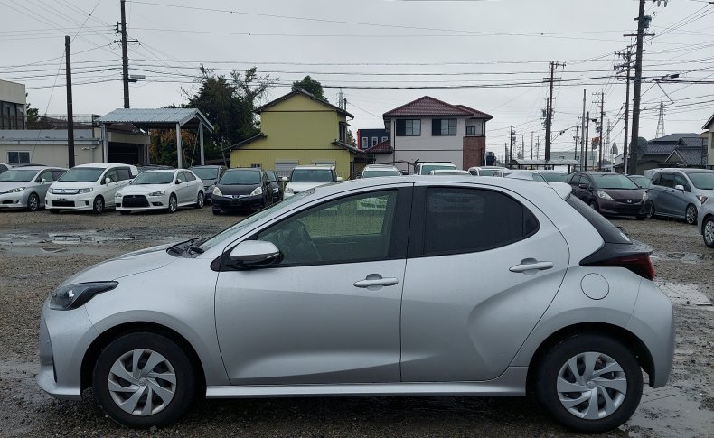 TOYOTA YARIS X 2020
