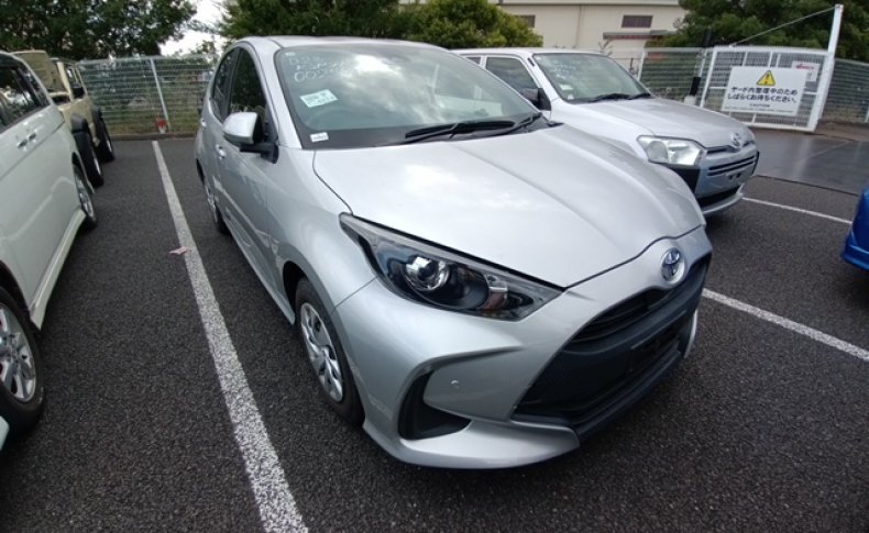 TOYOTA YARIS X 2020