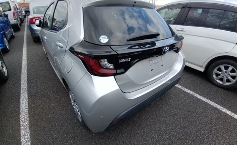 TOYOTA YARIS X 2020
