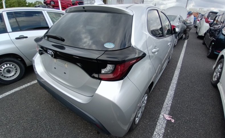 TOYOTA YARIS X 2020