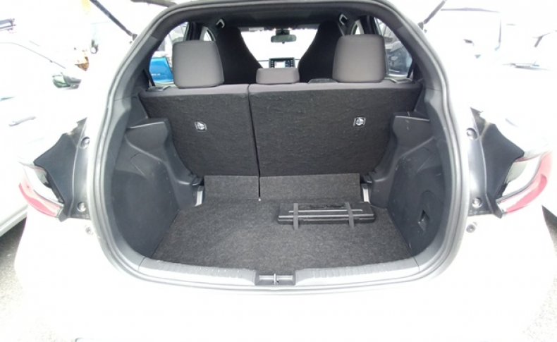 TOYOTA YARIS X 2020