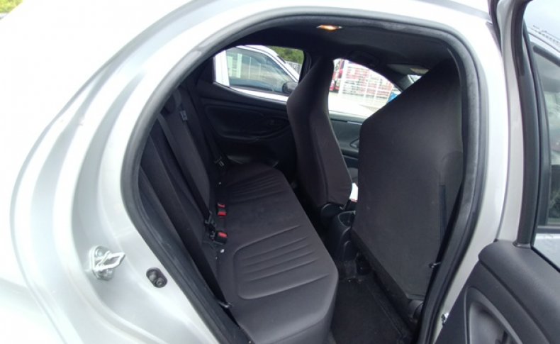 TOYOTA YARIS X 2020