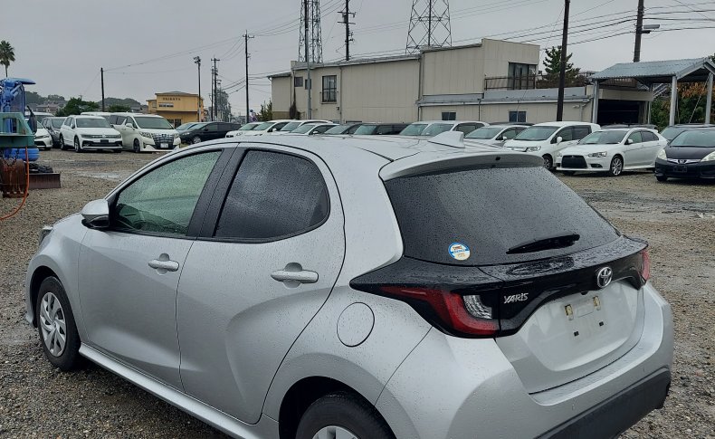 TOYOTA YARIS X 2020