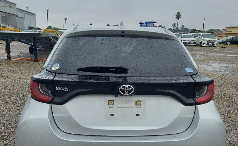 TOYOTA YARIS X 2020