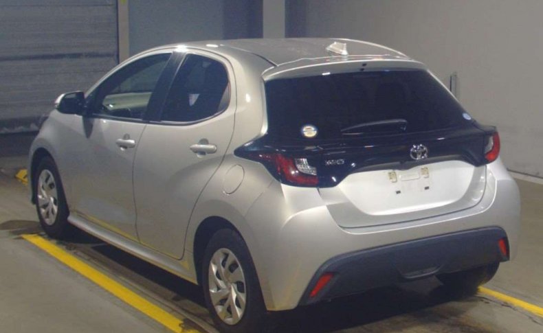 TOYOTA YARIS X 2020