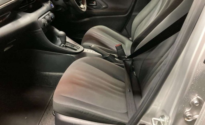 TOYOTA YARIS X 2020