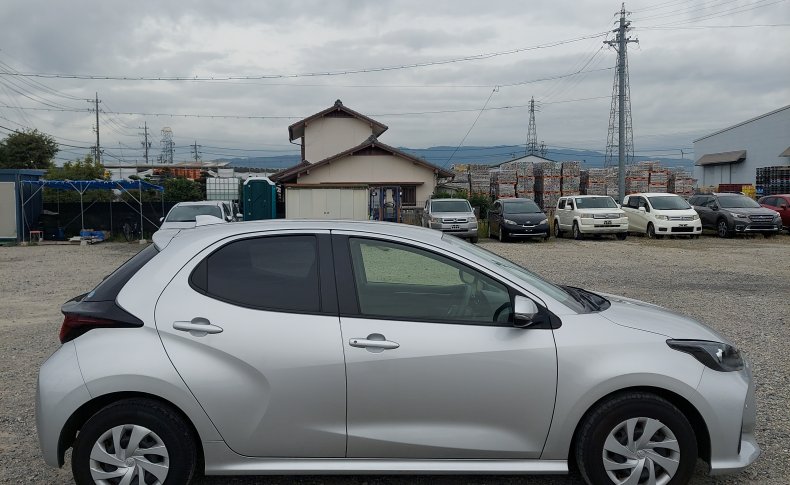 TOYOTA YARIS X 2020