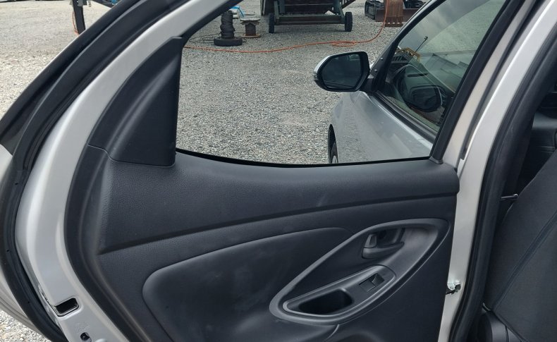 TOYOTA YARIS X 2020