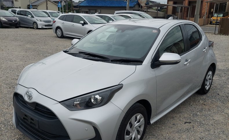 TOYOTA YARIS X 2020