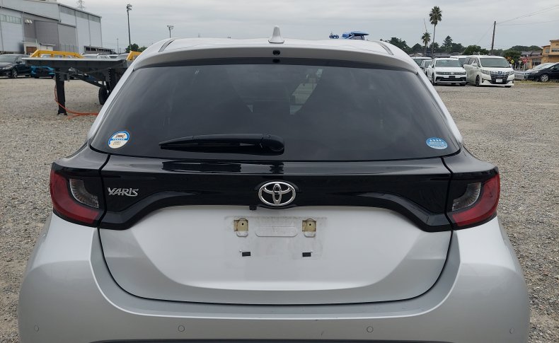 TOYOTA YARIS X 2020