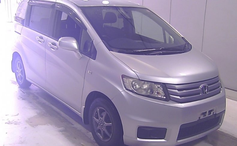 HONDA FREED SPIKE G Just Selection 2011