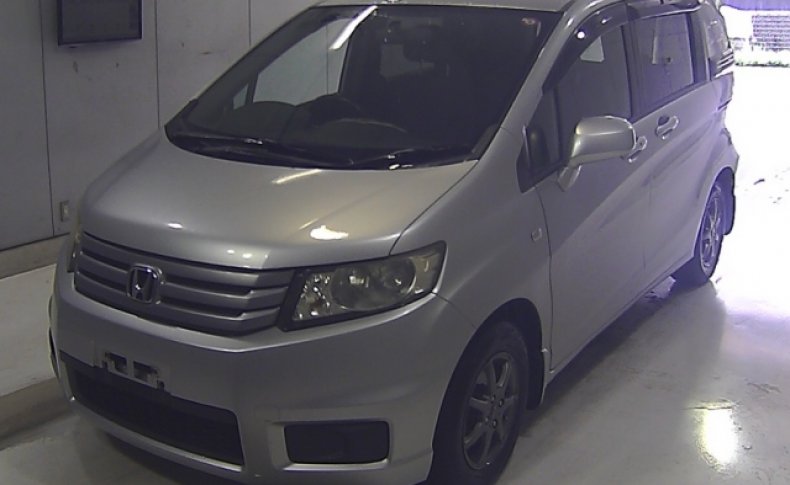 HONDA FREED SPIKE G Just Selection 2011