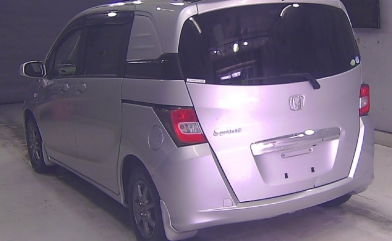 HONDA FREED SPIKE G Just Selection 2011