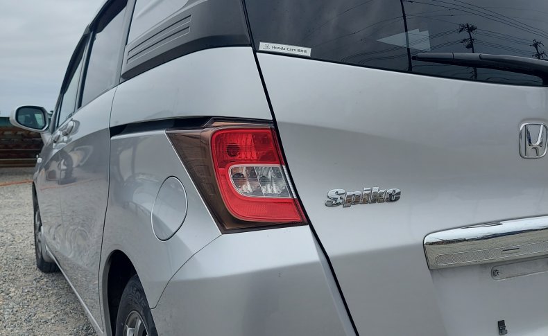 HONDA FREED SPIKE G Just Selection 2011