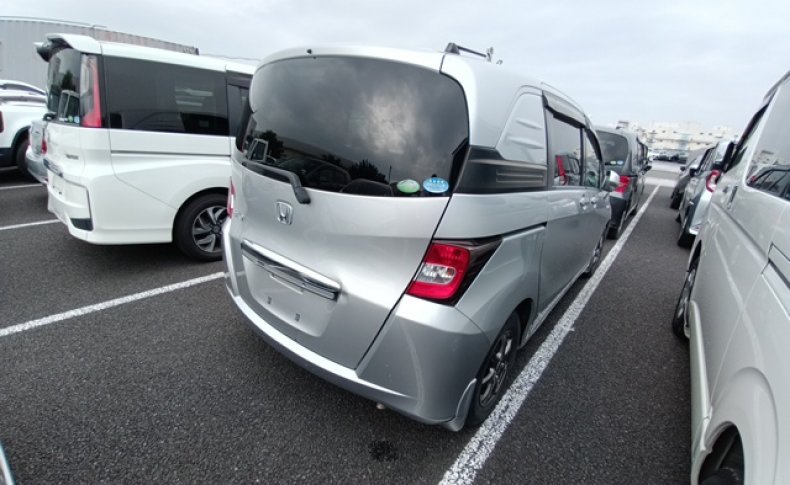 HONDA FREED SPIKE G Just Selection 2011