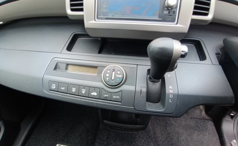 HONDA FREED SPIKE G Just Selection 2011