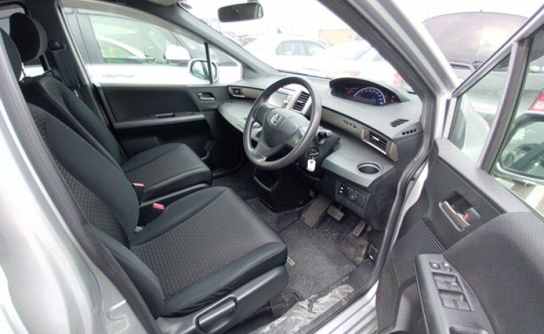 HONDA FREED SPIKE G Just Selection 2011