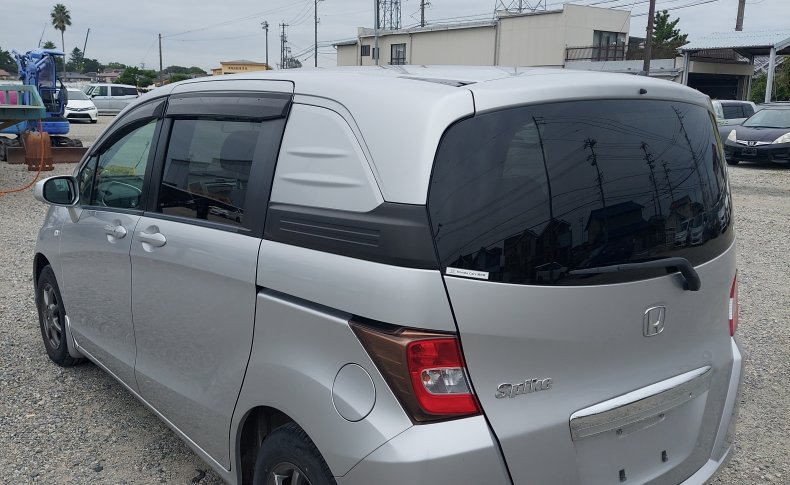 HONDA FREED SPIKE G Just Selection 2011