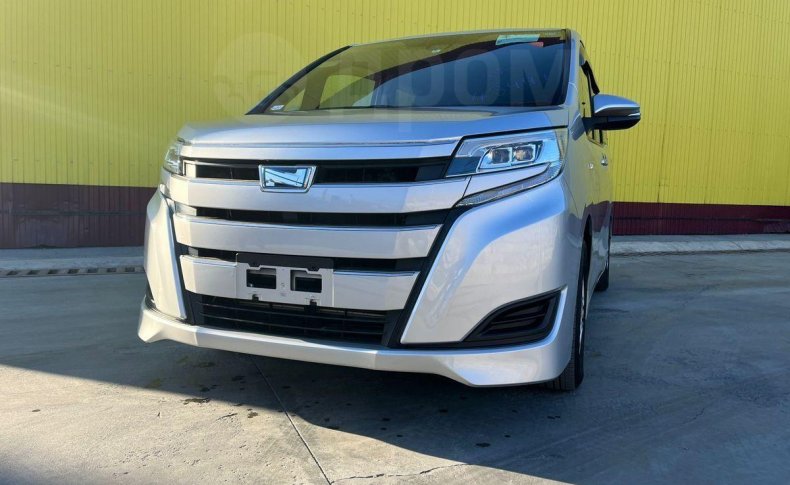 TOYOTA NOAH Hybrid X 2018