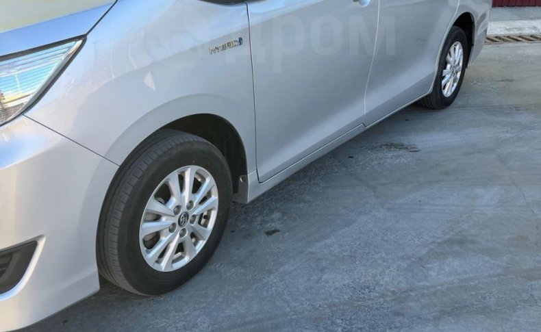 TOYOTA NOAH Hybrid X 2018