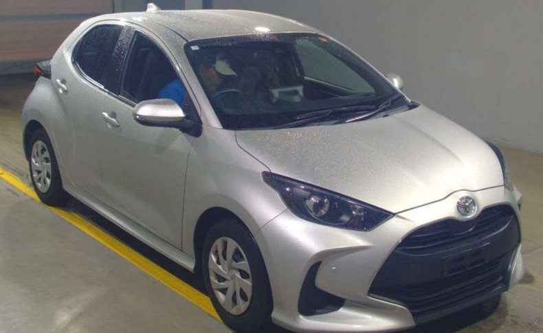 TOYOTA YARIS X 2020