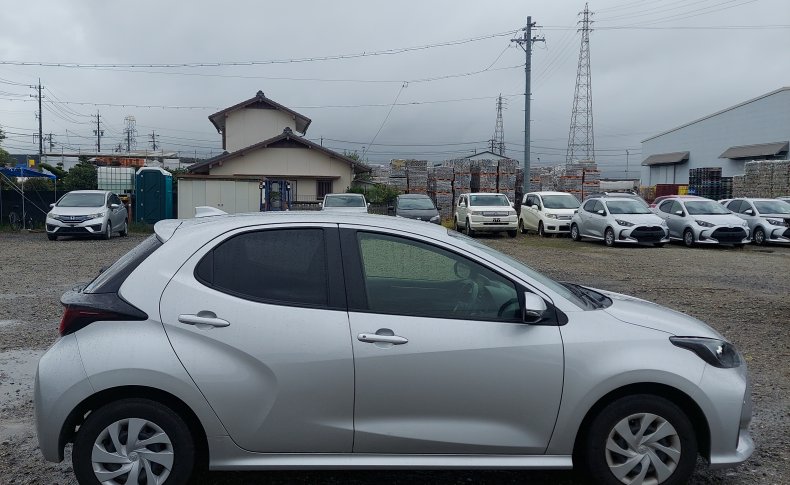 TOYOTA YARIS X 2020