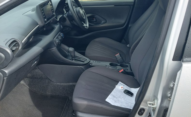 TOYOTA YARIS X 2020
