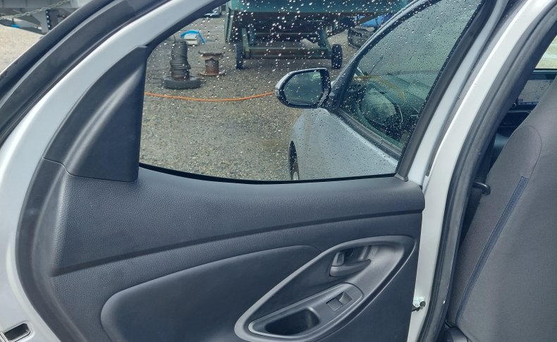 TOYOTA YARIS X 2020