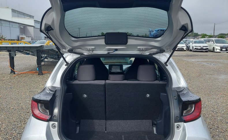 TOYOTA YARIS X 2020