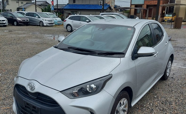 TOYOTA YARIS X 2020