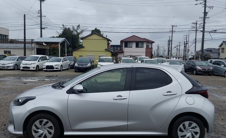 TOYOTA YARIS X 2020